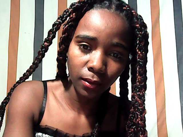 LandiQueen12 live cam on BongaCams