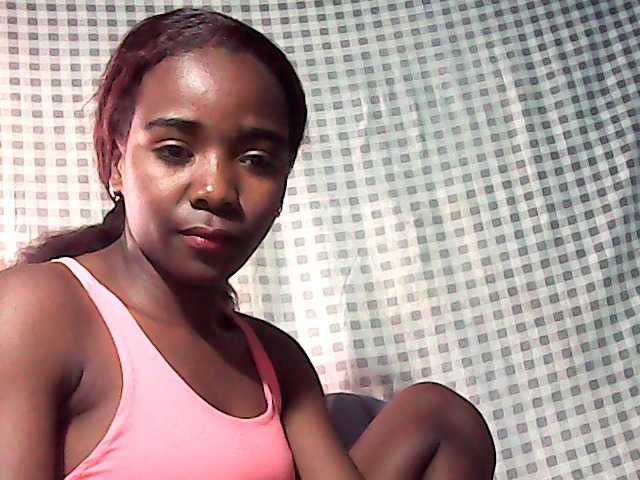 LandiQueen12 live cam on BongaCams