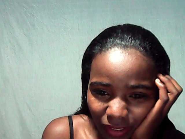 LandiQueen12 live cam on BongaCams