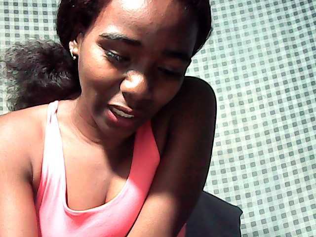 LandiQueen12 live cam on BongaCams