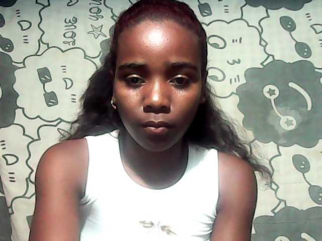 LandiQueen12 live cam on BongaCams