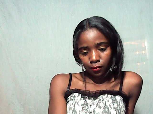 LandiQueen12 live cam on BongaCams