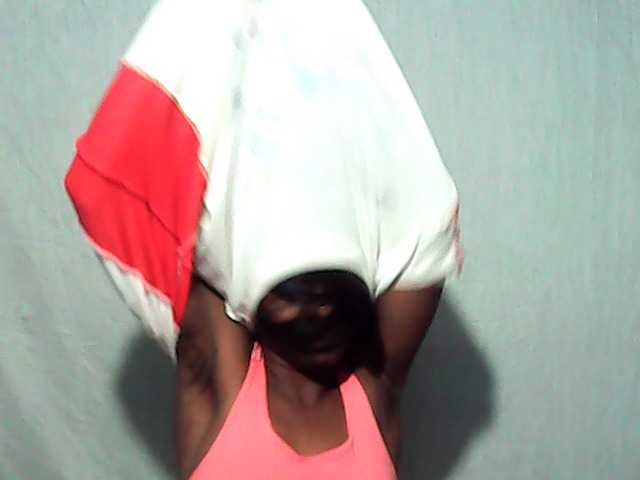 LandiQueen12 live cam on BongaCams