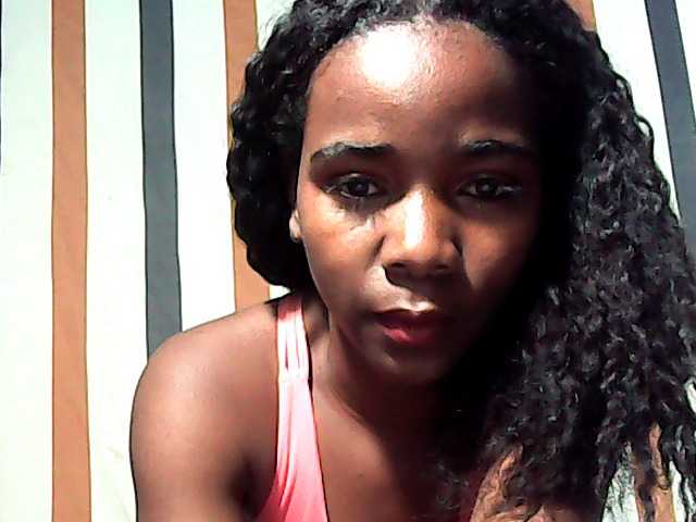 LandiQueen12 live cam on BongaCams