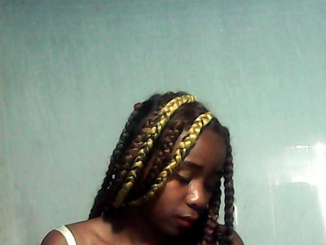 LandiQueen12 live cam on BongaCams
