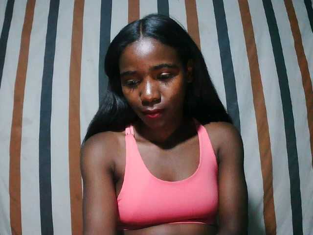 LandiQueen12 live cam preview