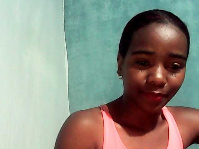 LandiQueen12 live cam on BongaCams