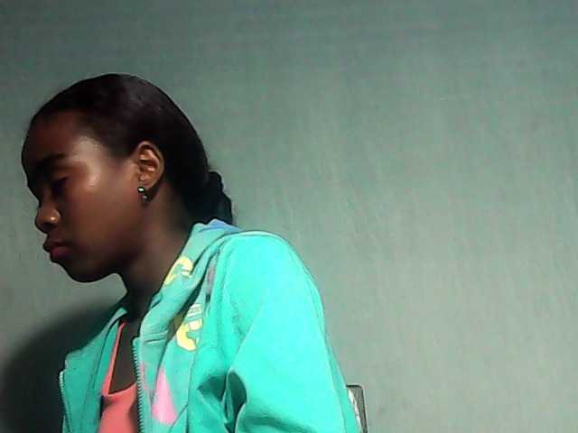 LandiQueen12 live cam on BongaCams