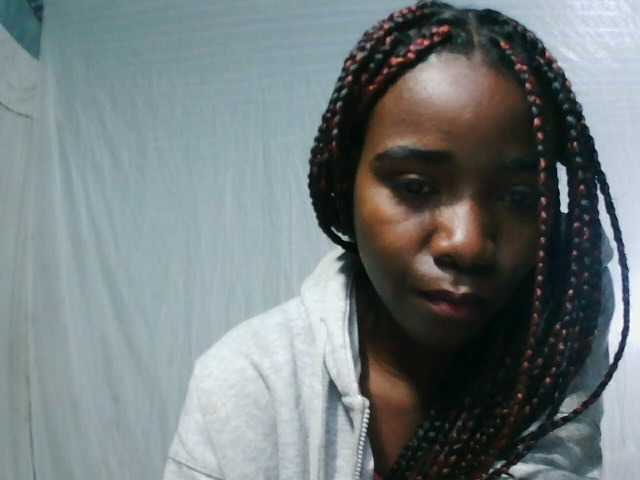 LandiQueen12 live cam on BongaCams