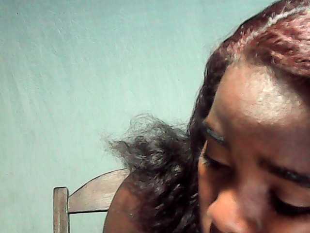 LandiQueen12 live cam on BongaCams