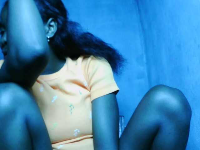 LandiQueen12 live cam on BongaCams
