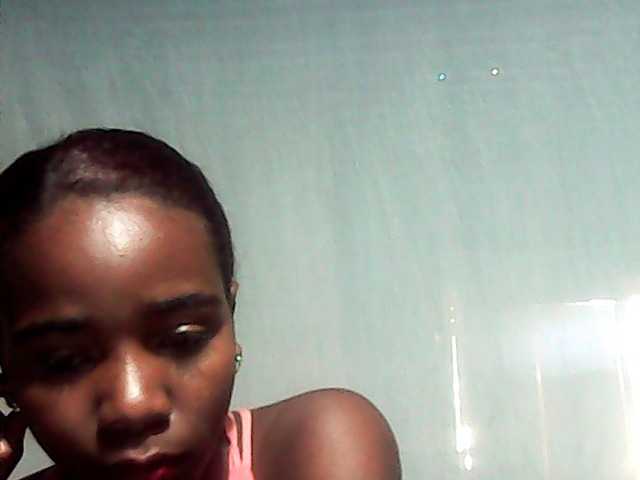 LandiQueen12 live cam on BongaCams