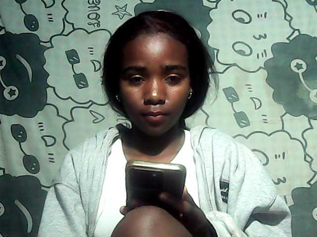 LandiQueen12 live cam preview