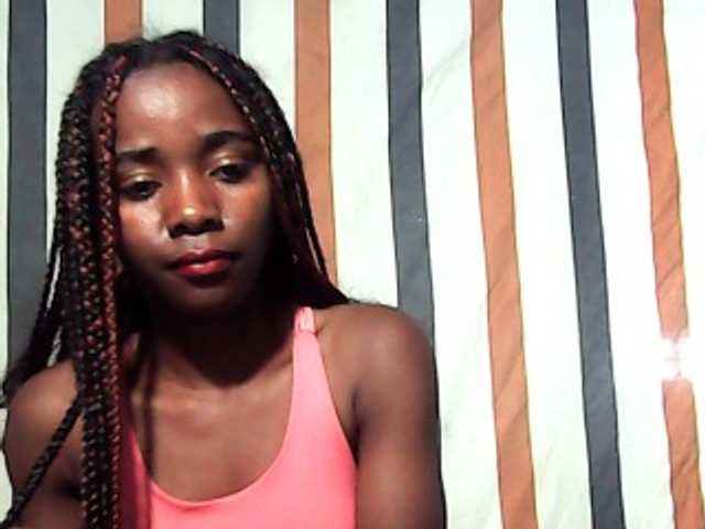 LandiQueen12 live cam on BongaCams