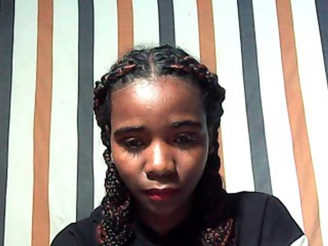 LandiQueen12 live cam on BongaCams