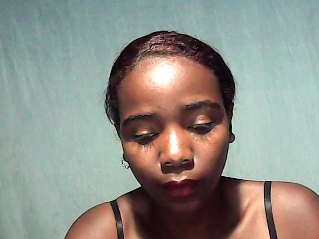 LandiQueen12 live cam on BongaCams