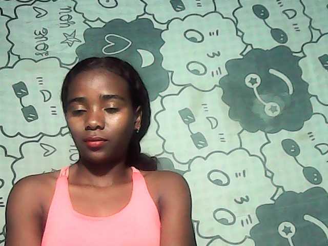 LandiQueen12 live cam on BongaCams