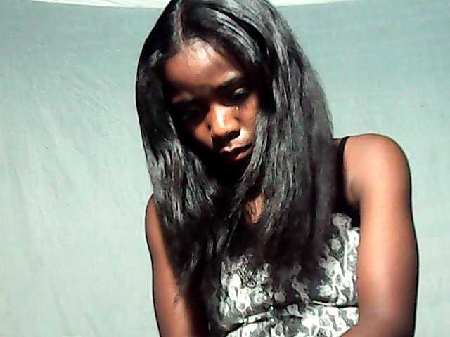 LandiQueen12 live cam on BongaCams