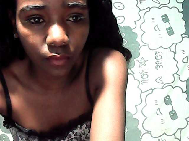 LandiQueen12 live cam on BongaCams