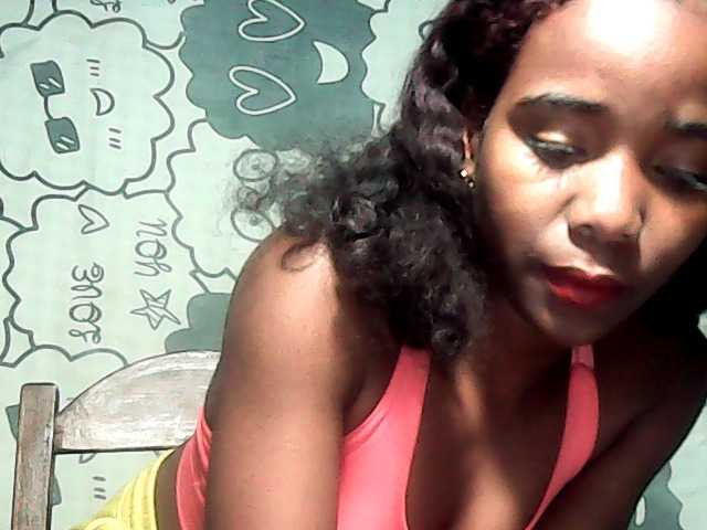 LandiQueen12 live cam on BongaCams