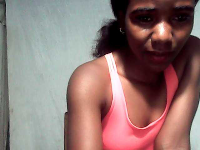 LandiQueen12 live cam on BongaCams