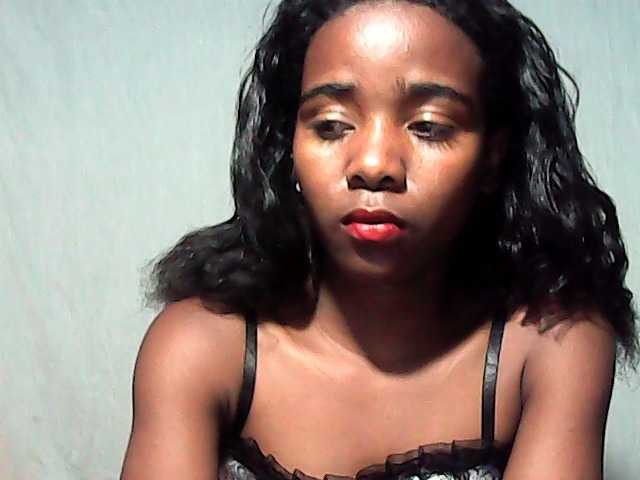 LandiQueen12 live cam on BongaCams