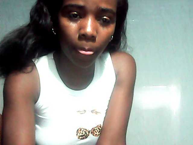 LandiQueen12 live cam on BongaCams