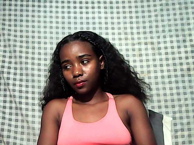 LandiQueen12 live cam on BongaCams
