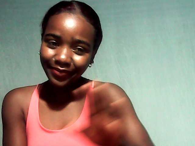 LandiQueen12 live cam on BongaCams