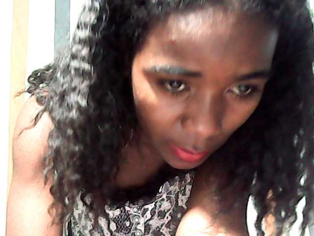 LandiQueen12 live cam preview