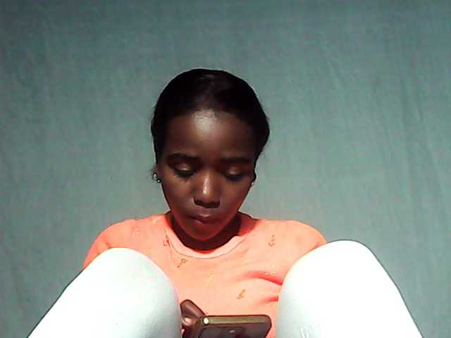 LandiQueen12, live now on BongaCams