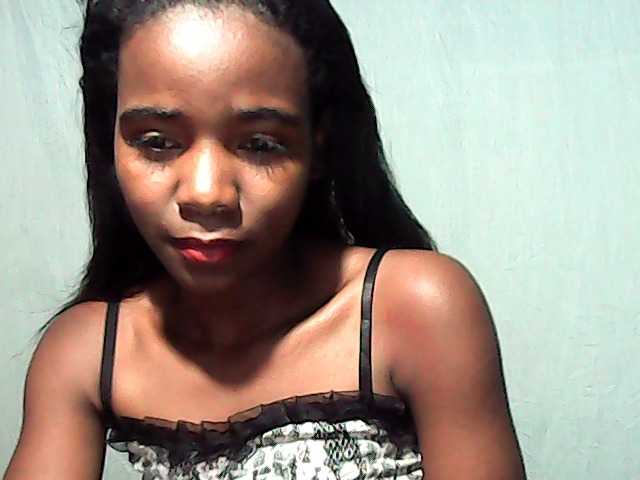 LandiQueen12 live cam on BongaCams
