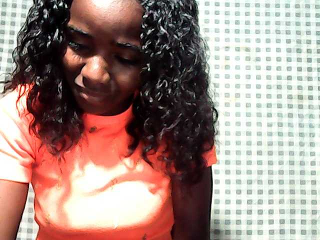 LandiQueen12 live cam on BongaCams