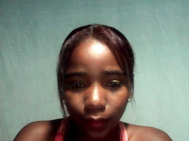 LandiQueen12 live cam on BongaCams