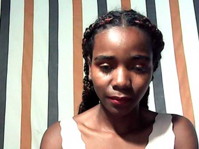 LandiQueen12 live cam preview