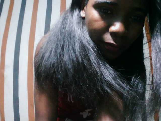 LandiQueen12 live cam on BongaCams