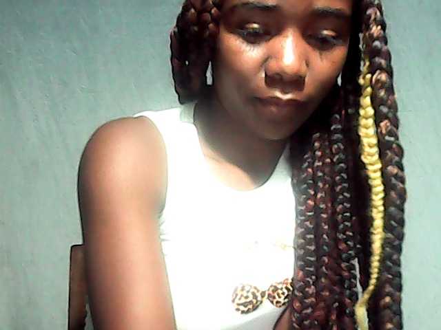 LandiQueen12 live cam on BongaCams