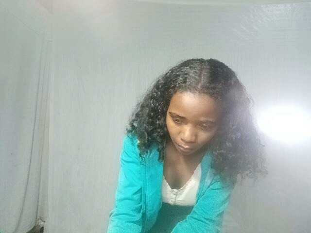 LandiQueen12 live cam on BongaCams
