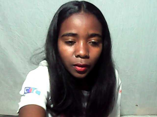 LandiQueen12 live cam on BongaCams