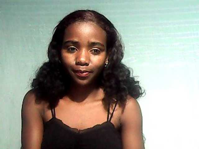 LandiQueen12 live cam on BongaCams