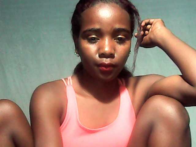 LandiQueen12 live cam on BongaCams