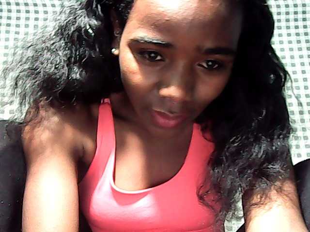 LandiQueen12 live cam on BongaCams