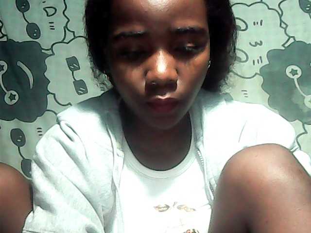 LandiQueen12 live cam on BongaCams