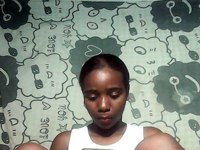 LandiQueen12 live cam on BongaCams