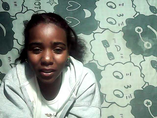 LandiQueen12 live cam preview