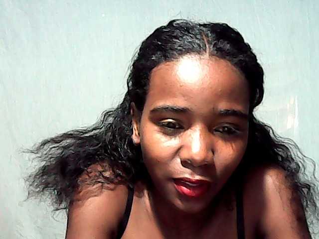 LandiQueen12 live cam on BongaCams