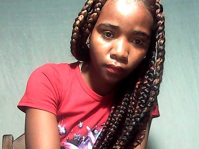 LandiQueen12 live cam on BongaCams