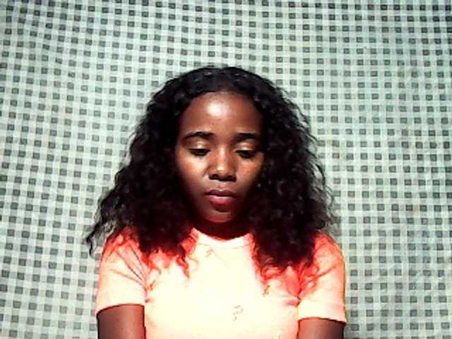 LandiQueen12 live cam on BongaCams
