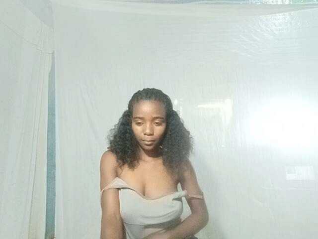 LandiQueen12
