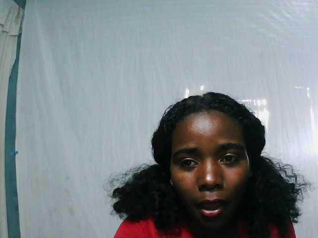 LandiQueen12 live cam on BongaCams